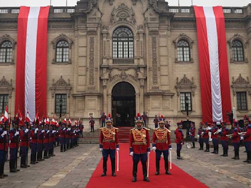 Gobierno de Perú aprueba ley para prescribir crímenes de lesa humanidad