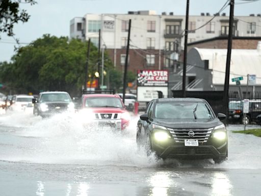 Fuertes tormentas y vientos en Texas dejan un muerto y daños generalizados