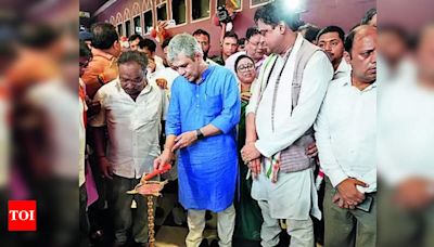 Rail Minister Urges State Support for 61 Major Railway Projects in West Bengal | Kolkata News - Times of India