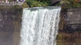 View Niagara’s Horseshoe Falls From The Top At The Terrapin Point