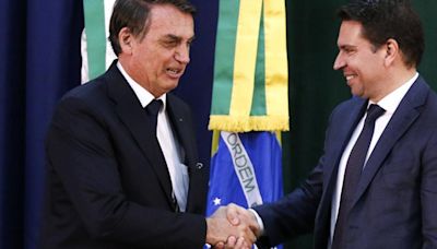 'Abin paralela': áudio clandestino de reunião com Bolsonaro sobre plano para blindar Flávio estava em computador de Ramagem