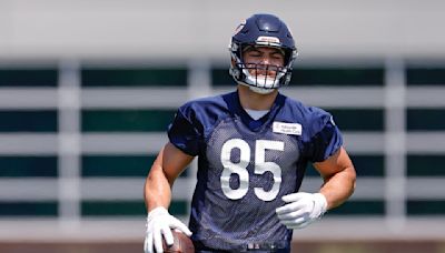 Bears 2024 minicamp Day 2: Cole Kmet, Braxton Jones held out of practice