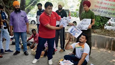 34-yr-old para-athlete holds protest, seeks employment