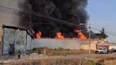 Fábrica de veladoras arde en Texmelucan y alerta a pobladores