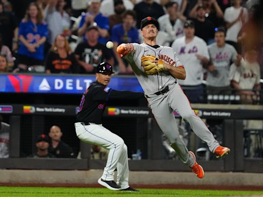 Giants' Chapman hilariously reveals where his Gold Gloves are