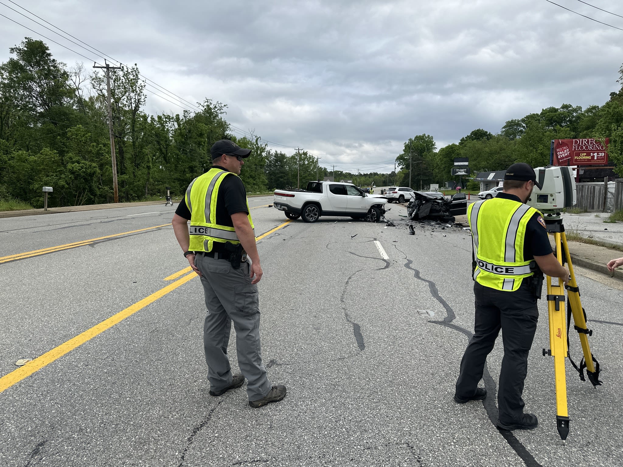 Chattanooga Police adding speed signs to Hixson Pike after crash - WDEF