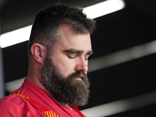 Jason Kelce Reacts to Concerning Jordan Love Injury With Nine Words