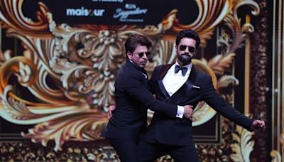 Shah Rukh Khan heaps praises at Pushpa star Allu Arjun at IIFA: 'I can’t match the swag of...'