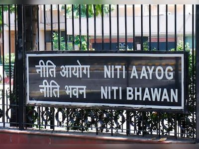 Govt reconstitutes Niti Aayog; Agriculture Minister Shivraj Singh Chouhan is the new ex officio member - CNBC TV18
