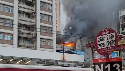 【元朗火警】元朗大廈天台起火濃煙席卷半空 現場傳爆炸聲有人一度被困 - 香港經濟日報 - TOPick - 新聞 - 社會