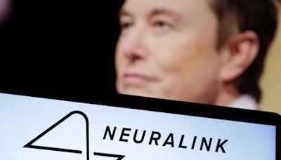 Más problemas para Musk: una exempleada de Neuralink lo acusa por despedirla tras quedar embarazada