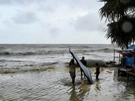 800,000 seek shelter as Bangladesh braces for cyclone | Fox 11 Tri Cities Fox 41 Yakima