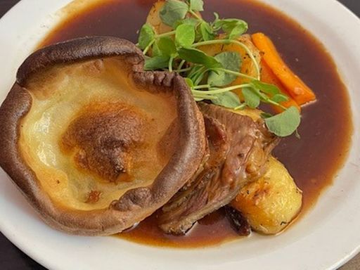 North Wales country pub serving 'top notch' Sunday roasts and giant Yorkshire puddings