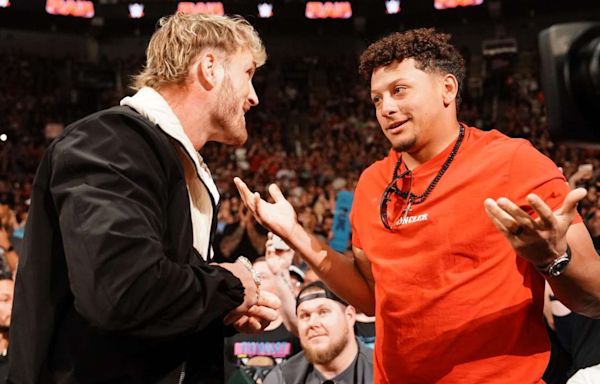 Pat McAfee Believes Patrick Mahomes Knew Jey Uso Would Duck Logan Paul’s Loaded Punch - PWMania - Wrestling News