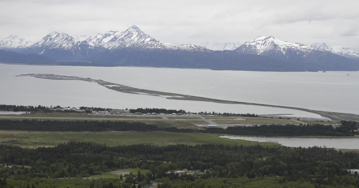 Texas family of 4 missing after boat capsizes in Alaska; Coast Guard suspends search