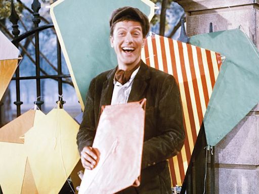 Dick Van Dyke 'still gets kidded' about his “Mary Poppins” accent