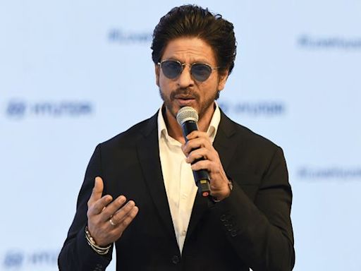 Shah Rukh Khan pays visit to new parents Deepika Padukone and Ranveer Singh