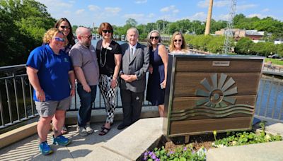 New selfie station puts focus on Batavia landmark