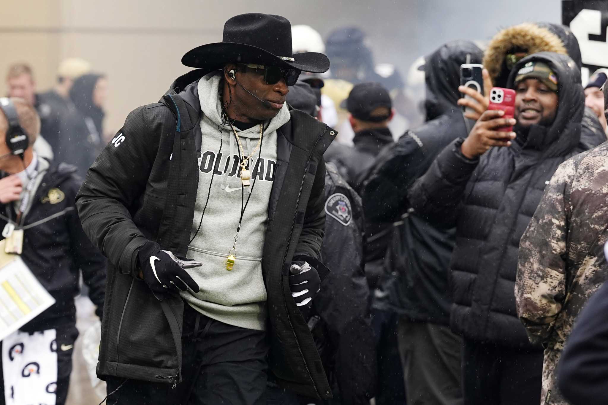 Shedeur Sanders shines, new transfers step up in Colorado's spring game on rainy and cool day