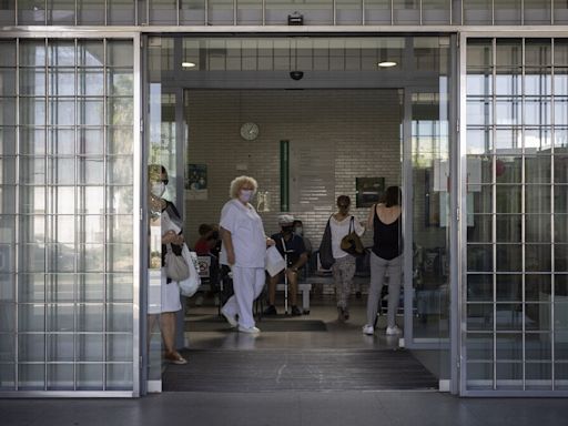 Quejas de los médicos de familia por los impagos de las tardes extras: "No es que no haya médicos, es que no nos pagan"