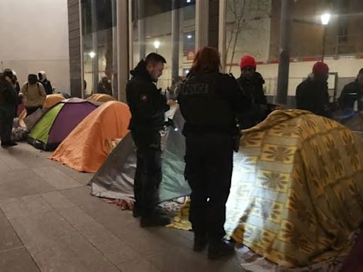 Vor Olympischen Spielen in Paris: Polizei vertreibt Migranten aus provisorischem Lager