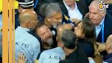 Matías Almeyda agarra del cuello a rival en pelea de AEK Atenas y PAOK