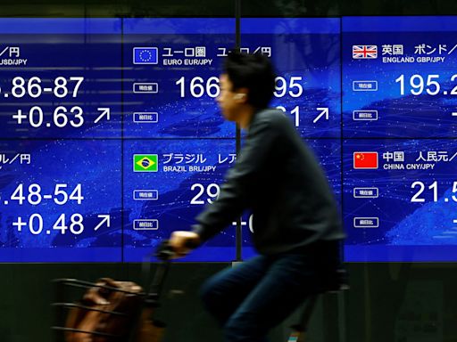 Japan faces a tough tug-of-war with yen bears