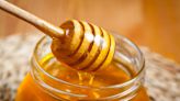 Raw Honey Is Packed With Benefits—Here Are 4 of Them, According to Dietitians