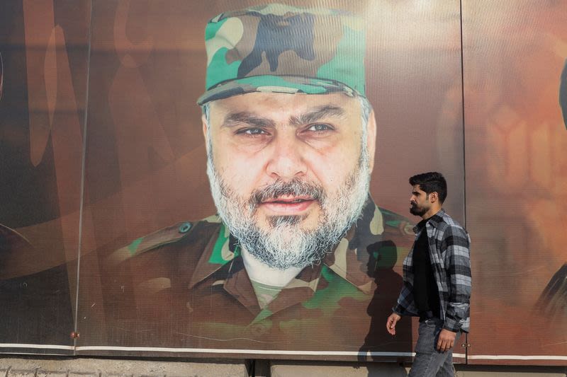 Powerful Iraqi Shi'ite cleric Sadr girds for political comeback