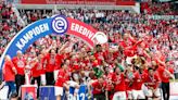 Pays-Bas: le PSV de Peter Bosz sacré champion après une saison de folie