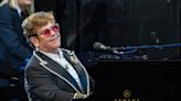 Descarta Elton John residencia en Estados Unidos