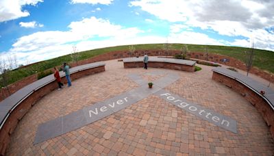 12 students and teacher killed at Columbine to be remembered at 25 year vigil