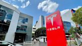 Analysis-Tesla’s new car-making process stokes debate among industry experts