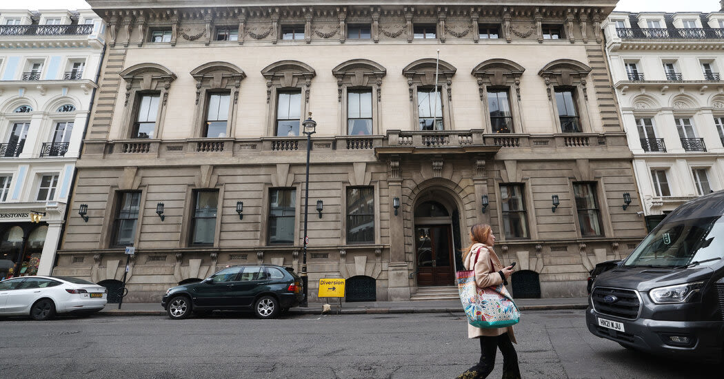 Garrick Club of London Votes to Accept Female Members for First Time