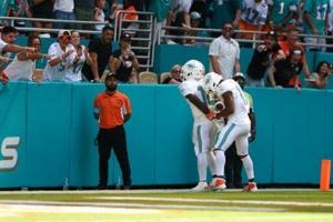 Hill sparks Dolphins comeback, Cowboys rout Browns in NFL | FOX 28 Spokane