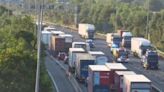 M25 traffic: Lorry crash causing long queues and major delays