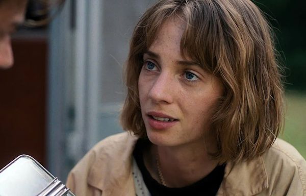 Stranger Things' Maya Hawke won't give out season 5 spoilers, even to her dad Ethan Hawke