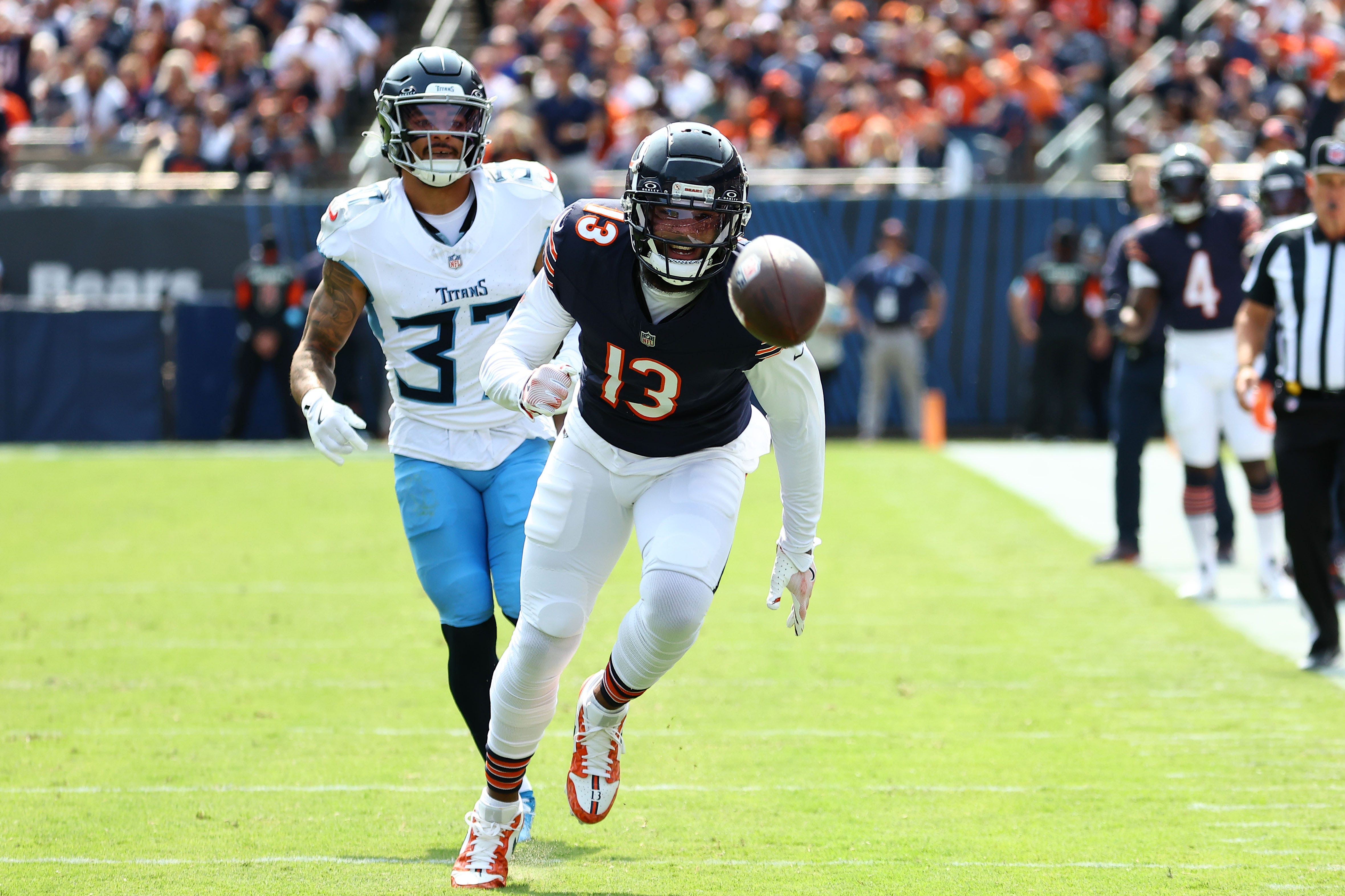 Bears' DJ Moore isn't worried about Keenan Allen injury