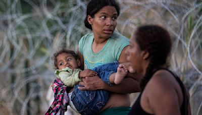 Las imágenes de The Associated Press sobre la lucha de los migrantes son reconocidas con un Pulitzer