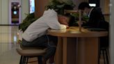 中國青年失業危機 「學歷貶值」起薪砍3成