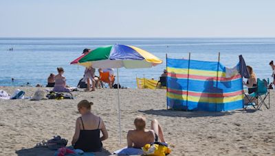 BBC Weather and Met Office say heatwaves are 'likely' this summer