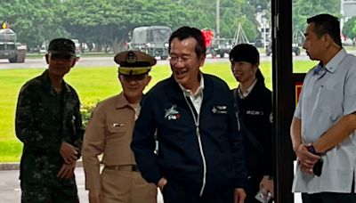 掌兵符就遇中國利劍軍演 顧立雄破舊規秀「狙擊手」監控共機畫面