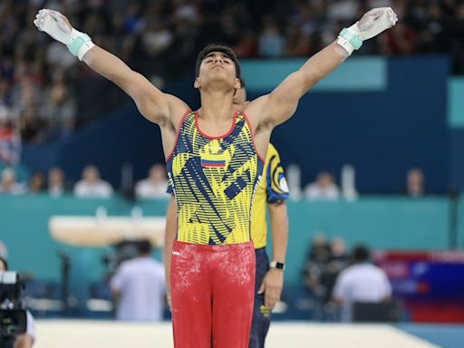 Con 17 años, un colombiano hace historia en los Olímpicos; finalista en gimnasia artística