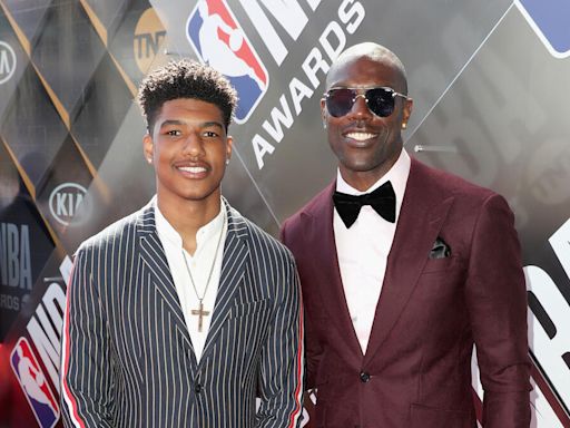 Terrell Owens' Son Signs With One Of His Former Teams | iHeart