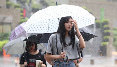 下班注意！11縣市豪大雨持續至晚間 留意雷擊及強陣風