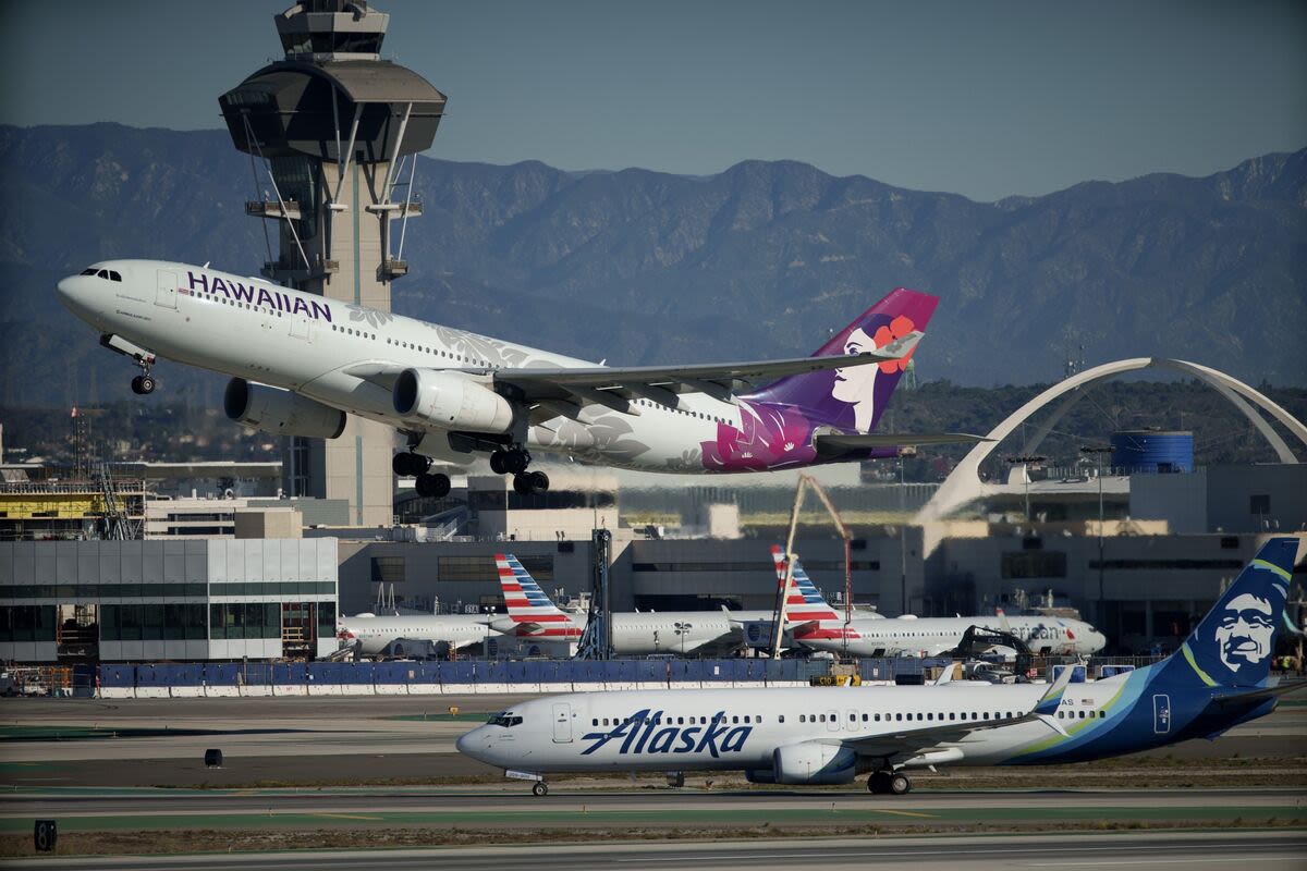 Alaska Air, Hawaiian Tie-Up to Get DOJ Ruling by Early August