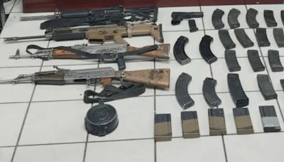 Armas largas y marihuana: así es el arsenal que la Guardia Nacional le quitó al narco en Sonora