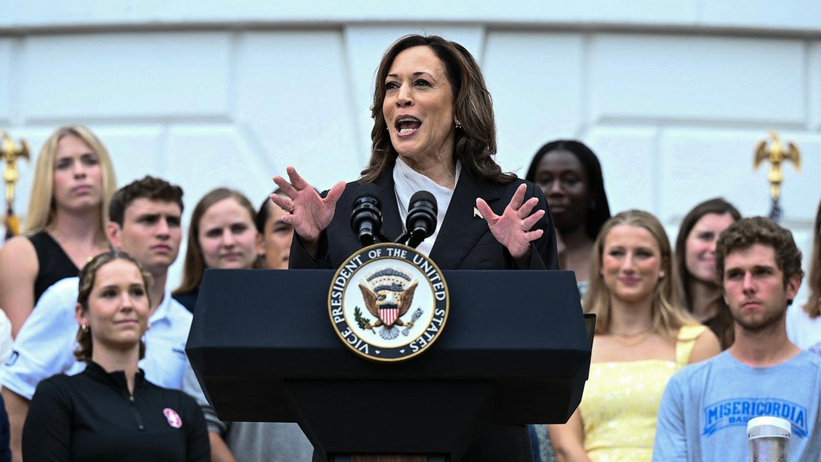 Election 2024 updates: Harris makes 1st public appearance at White House since Biden's announcement