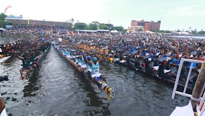 Karichal Chundan, rowed by Pallathuruthy Boat Club, lifts Nehru Trophy in thrilling final