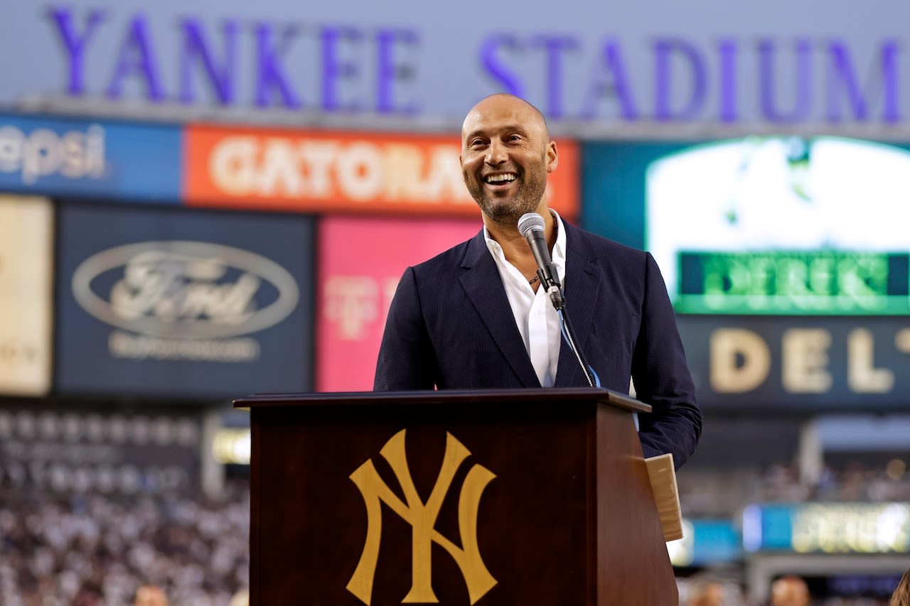 Yankees legend Derek Jeter interrupts host who proves he knows little about baseball